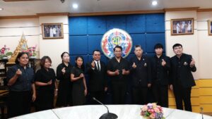 ผอ.สุริยันต์ เหล่ามะลึก ประธานในการต้อนรับ ผอ.ชาตรี จินดามณี และนายศุภรัตน์ แนวเนียม (ครูสังคมศึกษา) ในการย้ายจากโรงเรียนมหรรณพารามมาโรงเรียนมัธยมวัดหนองแขม วันที่ 29 ตุลาคม 2568