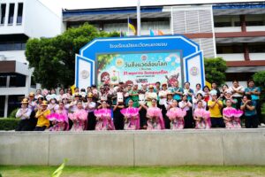 ผอ.สุริยันต์ เหล่ามะลึก ประธานเปิดงานวันสิ่งแวดล้อมโลกและวันงดสูบบุหรี่โลก ภายในงานมี การแสดงของนักเรียน การมอบรางวัลการแข่งขันประกวดทางศิลปะเกี่ยวกับสิ่งแวดล้อม รักษ์โลกและงดสูบบุหรี่โลก วันที่ 5 มิถุนายน 2569 ณ โรงเรียนมัธยมวัดหนองแขม